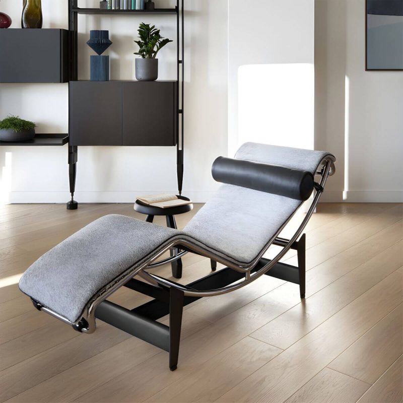 "Ergonomic Metal Recliner with Legs, Ideal for Modern Style and Small Spaces - Gray Genuine Fur"